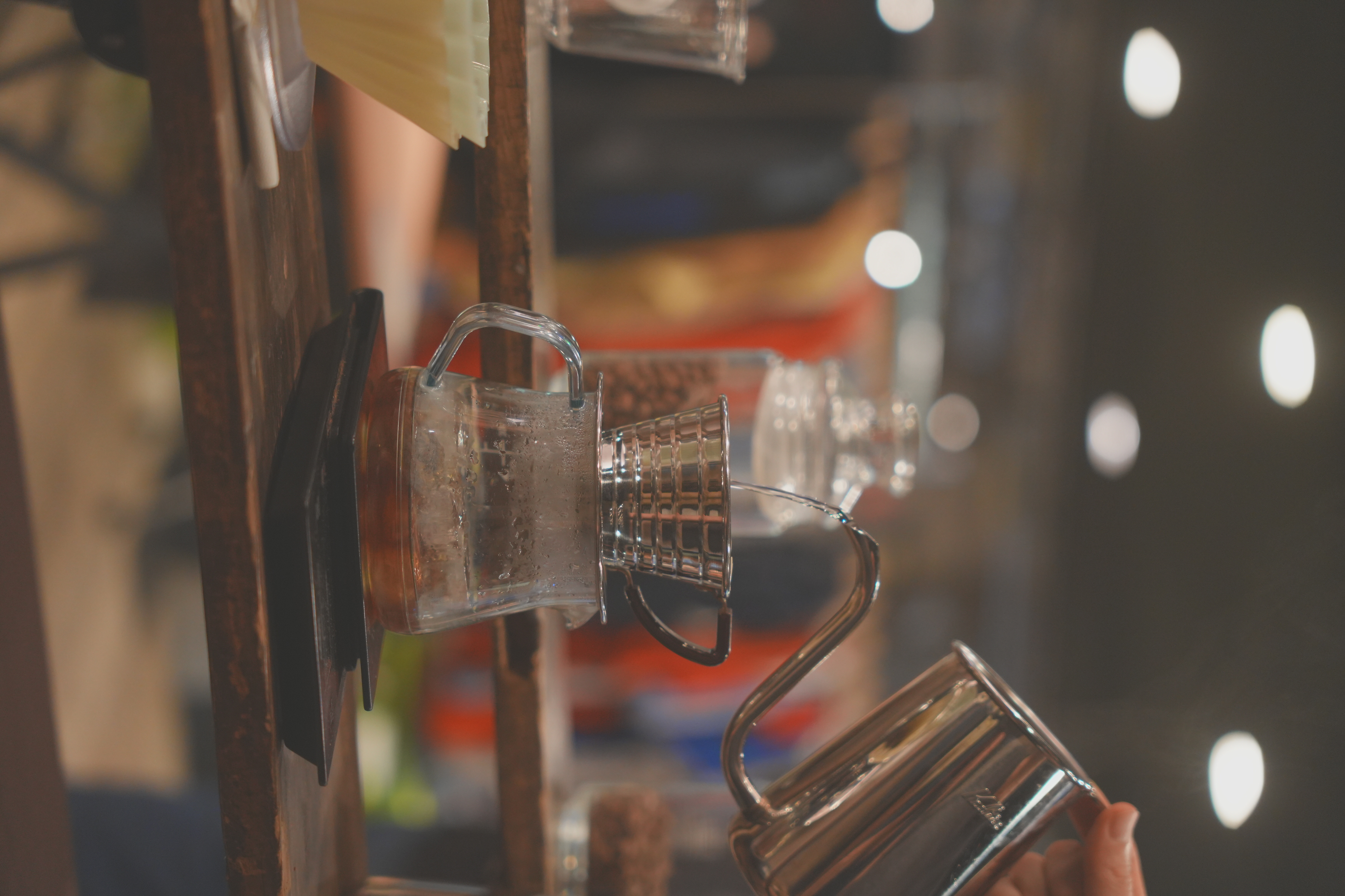 コーヒー豆とカップ